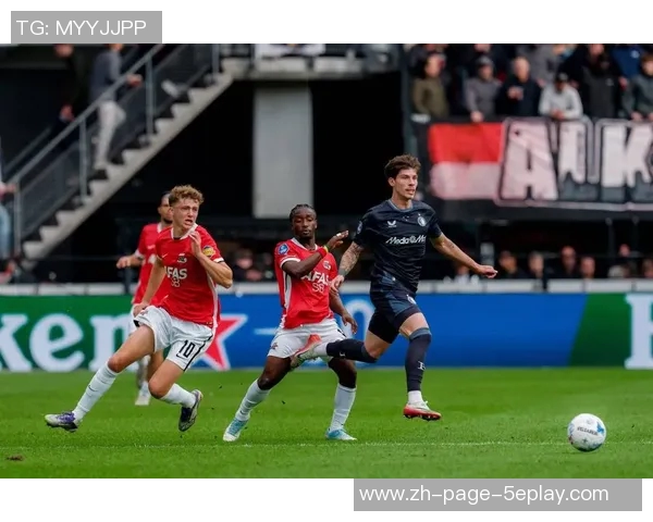 埃门与奈梅亨的精彩对决揭示了荷甲联赛的激烈竞争与球队实力的较量 埃门与奈梅亨的精彩对决揭示了荷甲联赛的激烈竞争与球队实力的较量